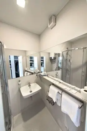 Deluxe Tek Büyük veya İki Ayrı Yataklı Oda, Küçük Mutfak