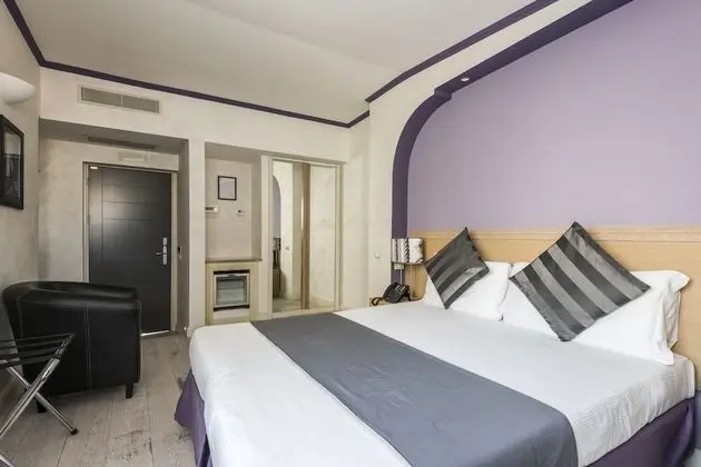 City Üç Kişilik Oda