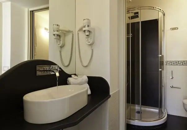 City Üç Kişilik Oda