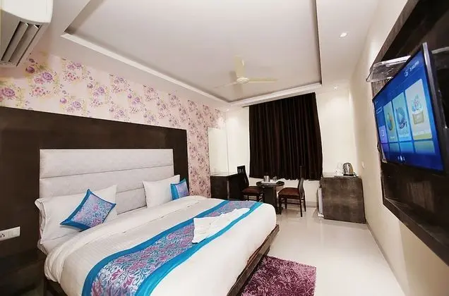 Super Deluxe Room