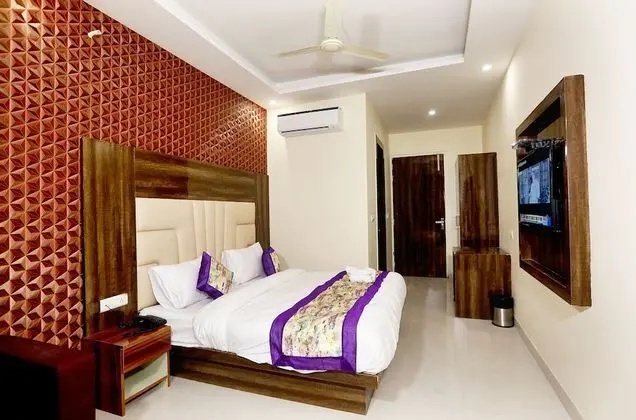 Super Deluxe Room