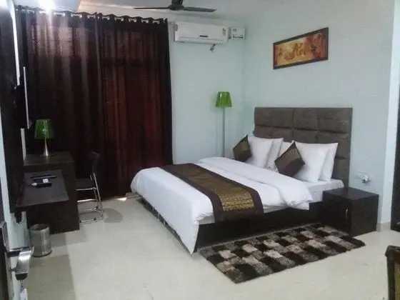 Deluxe Tek Büyük Yataklı Oda