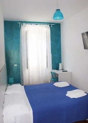 Tek Büyük veya İki Ayrı Yataklı Oda, Ortak Banyo
