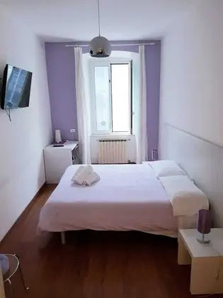 Tek Büyük veya İki Ayrı Yataklı Oda, Ortak Banyo