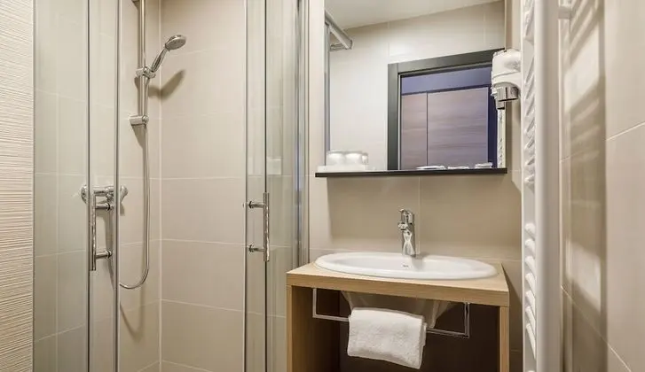 Standard Tek Büyük veya İki Ayrı Yataklı Oda, Deniz Manzaralı