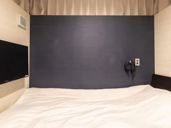 Cabin Capsule Room - Female Only