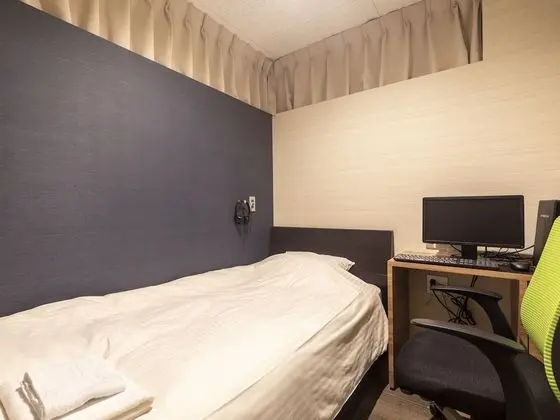 Cabin Capsule Room - Female Only