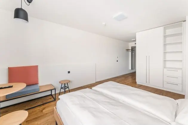 Studio (XL)