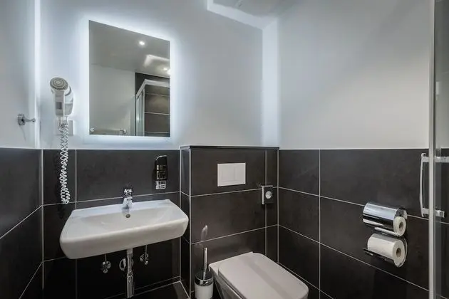 Grand Tek Büyük Yataklı Oda