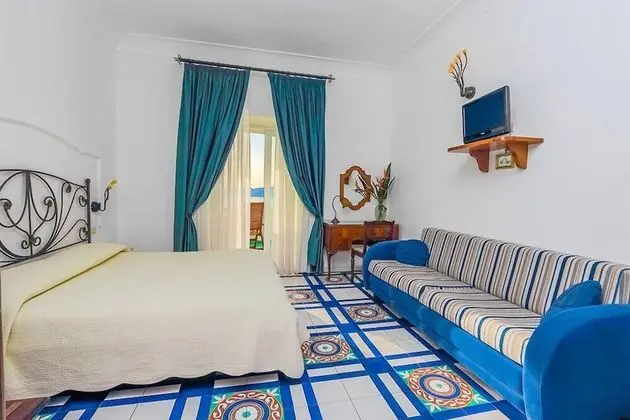 Superior Tek Büyük Yataklı Oda, Balkon, Deniz Manzaralı