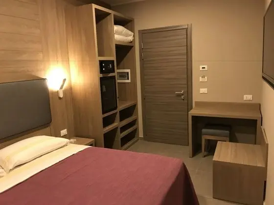 Basic Oda, 1 Tek Kişilik Yatak
