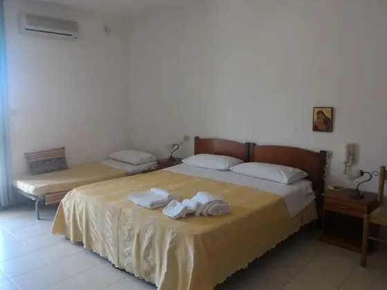 Üç Kişilik Oda