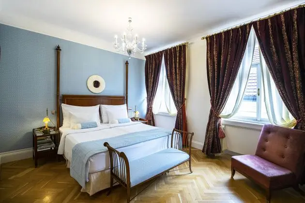 Suit Deluxe River View
