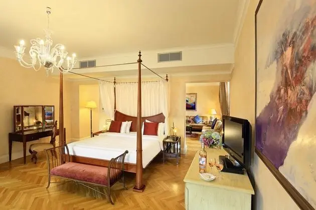 Suit Deluxe River View