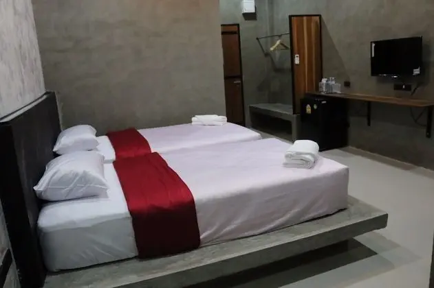 Twin Bedroom