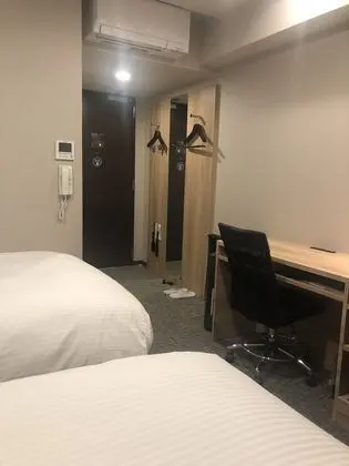 İki Ayrı Yataklı Oda, Sigara İçilmez