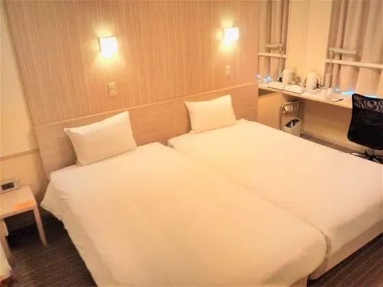 İki Ayrı Yataklı Oda, Sigara İçilmez