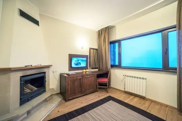 Tek Büyük Yataklı Oda ( Fireplace)