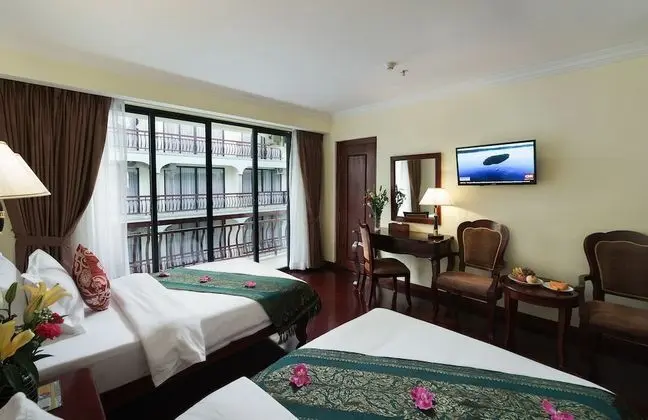Family Connecting Room - Free Airport Pick Up