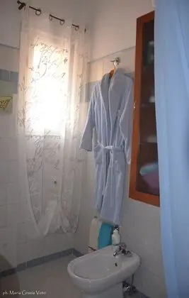 Tek Büyük Yataklı Oda, Ortak Banyo