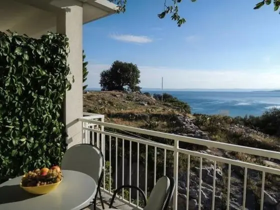 Apart Daire (Smilja - 150 m from pebble beach - A2)