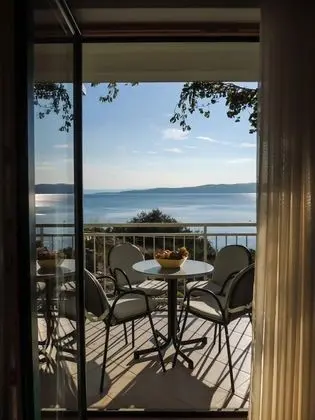 Apart Daire (Smilja - 150 m from pebble beach - A2)