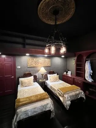 Luxury Oda