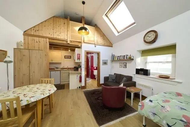 Stüdyo (Smithy Cottage)