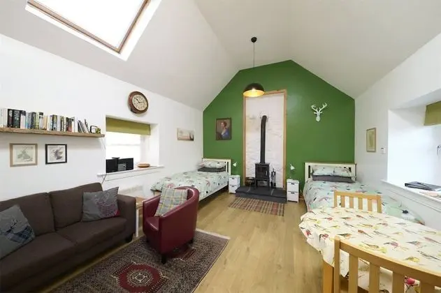 Stüdyo (Smithy Cottage)