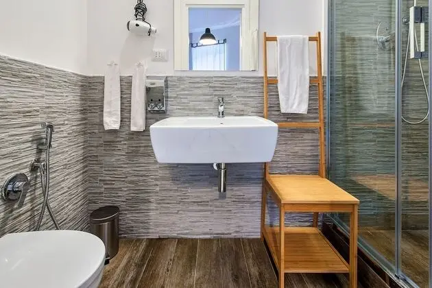 Deluxe Oda, 1 Büyük (Queen) Boy Yatak