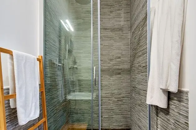 Deluxe Oda, 1 Büyük (Queen) Boy Yatak