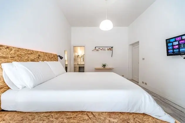 Deluxe Tek Büyük Yataklı Oda