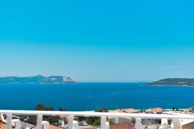 Balkonlu Superior Oda, Deniz ve Dağ Manzaralı, Balkonlu