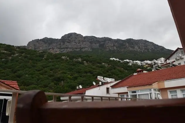 Çatı Katı Standart Oda, Kısmi Deniz Manzaralı, Balkonlu
