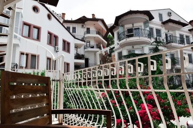 Twin, Sokak Manzaralı, Balkonlu