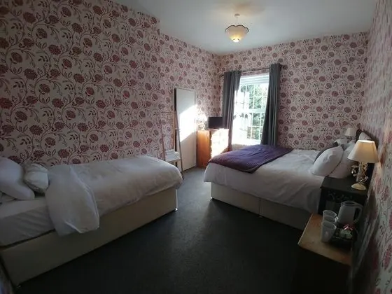 Standard Üç Kişilik Oda, Tepe Manzaralı