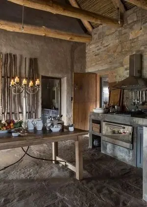 Ev, 4 Yatak Odası (Klip)