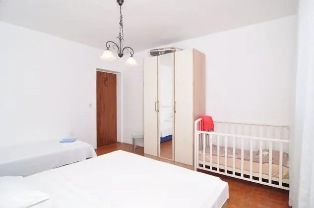 Apart Daire (Snježa - 20 m from the sea - A2(6+2))