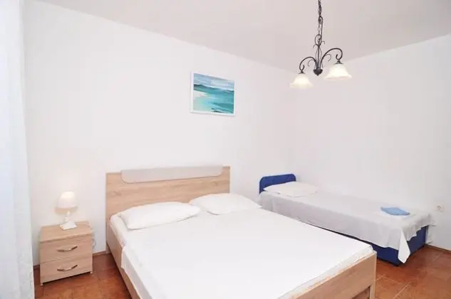 Apart Daire (Snježa - 20 m from the sea - A2(6+2))