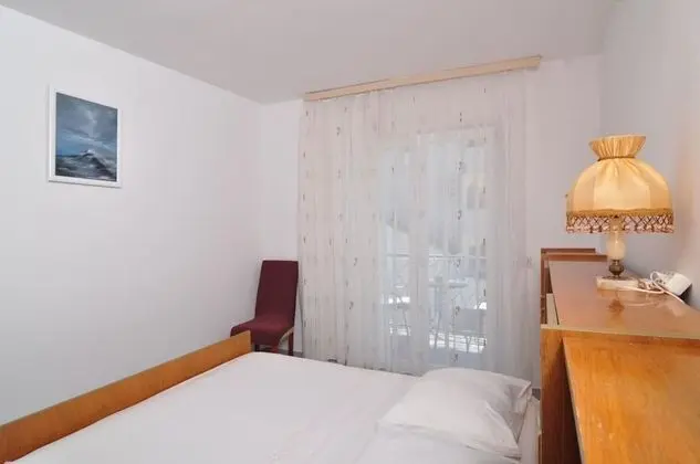 Apart Daire (Snježa - 20 m from the sea - A2(6+2))