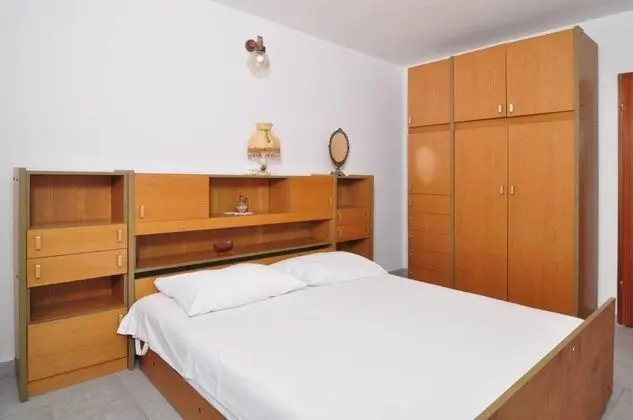 Apart Daire (Snježa - 20 m from the sea - A2(6+2))
