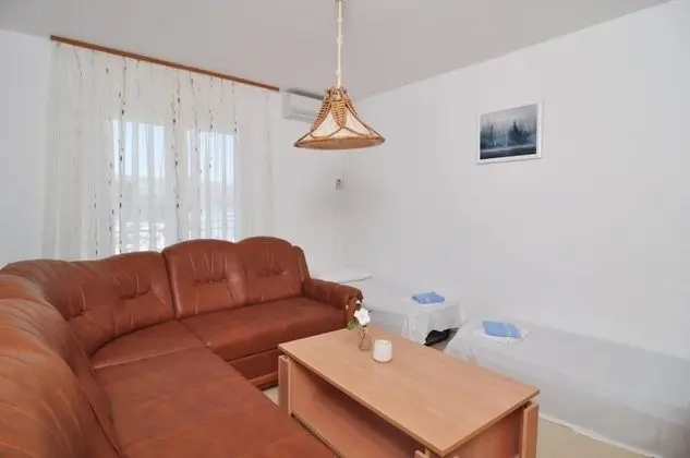 Apart Daire (Snježa - 20 m from the sea - A2(6+2))