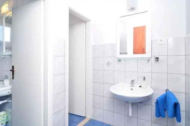 Apart Daire (Snježa - 20 m from the sea - A2(6+2))