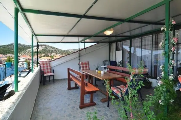 Apart Daire (Snježa - 20 m from the sea - A2(6+2))