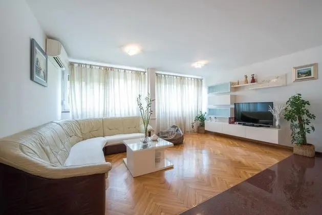 Apart Daire (Snjeza - spacious & comfortable - A1()