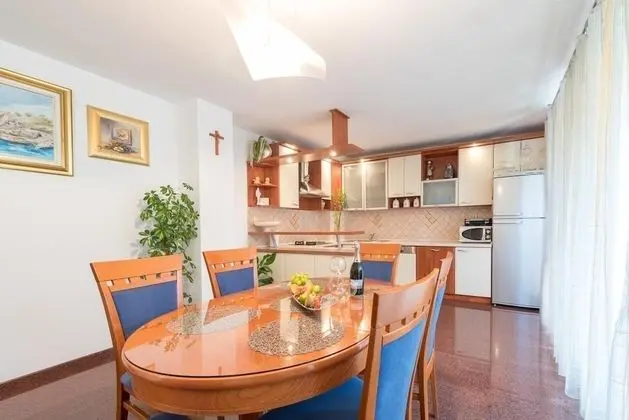 Apart Daire (Snjeza - spacious & comfortable - A1()