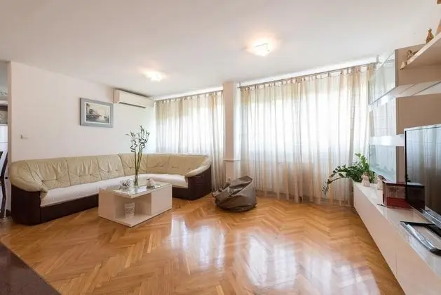 Apart Daire (Snjeza - spacious & comfortable - A1()
