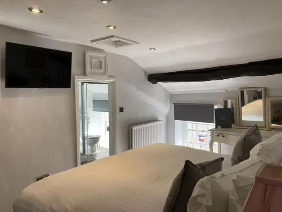 Comfort Tek Büyük Yataklı Oda
