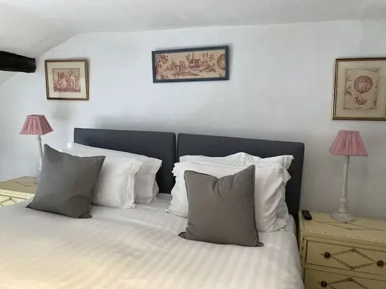 Comfort Tek Büyük Yataklı Oda