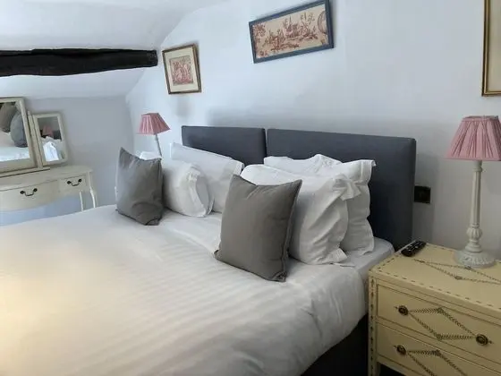 Comfort Tek Büyük Yataklı Oda